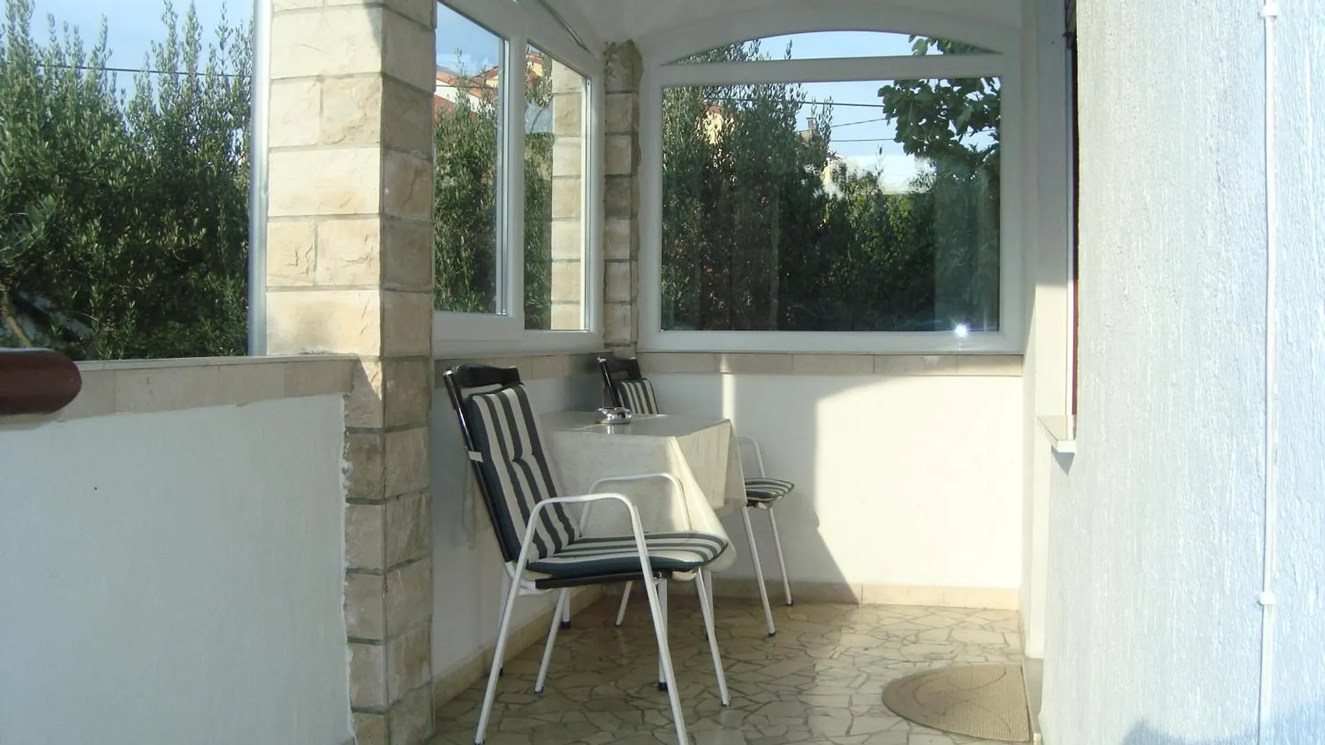 Apartman 1 Omisalj 0*,  Croatia